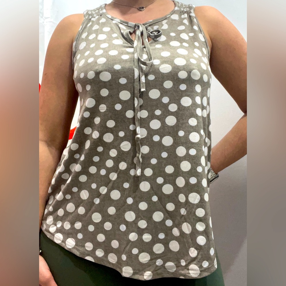 Women's Sleevless Tie Neck Top